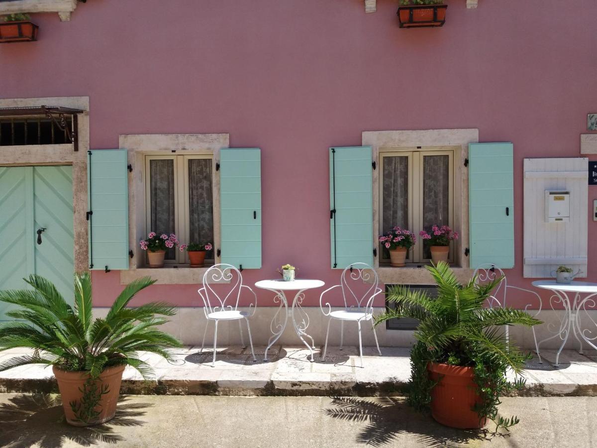 Villa Claudia Fažana Exteriör bild
